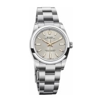 Rolex Oyster Perpetual 34 com bracelete Oyster e mostrador prateado.