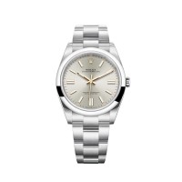 Rolex Oyster Perpetual 41 com bracelete Oyster e mostrador prateado.