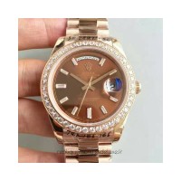 Réplica Rolex Day-Date 40 228235 40MM Ouro Rosa & Diamantes Chocolate Dial