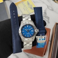 Relógio masculino Breitling Avenger Automático GMT 44mm em aço inoxidável azul A32320101C1A1