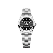 Rolex Oyster Perpetual 31 com mostrador preto brilhante.